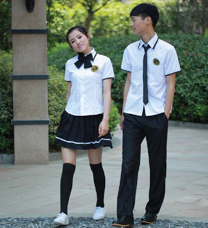 Học sinh trong Flai88 nhà cái OkVip trắng basic phối nơ và cà vạt đối màu