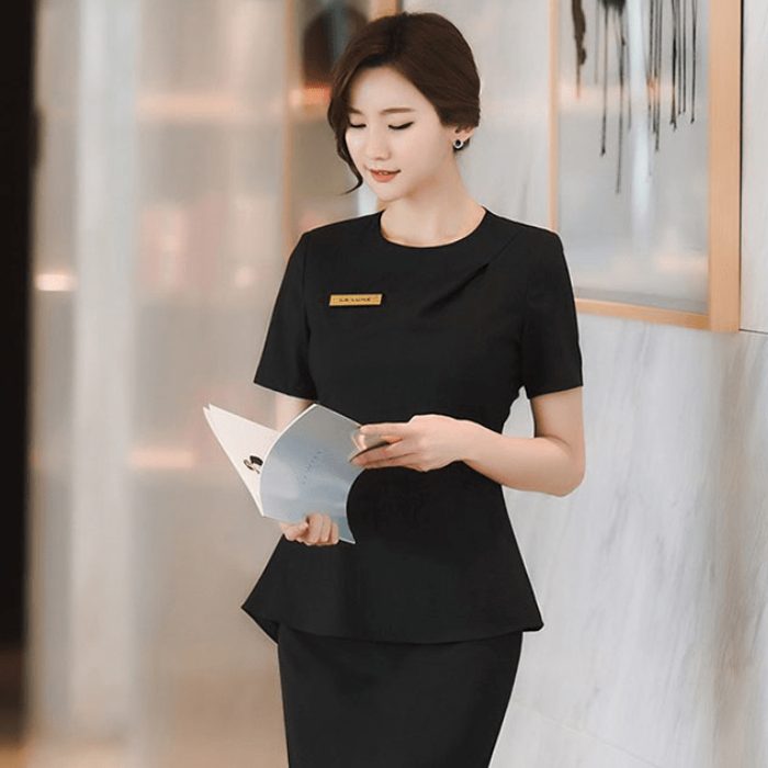 Lễ tân khách sạn có Nhà Cái FLY88.COM Xanh Chín, Uy Tín Tặng 188k kiểu FLY88 tặng nạp đầu 188K tay ngắn