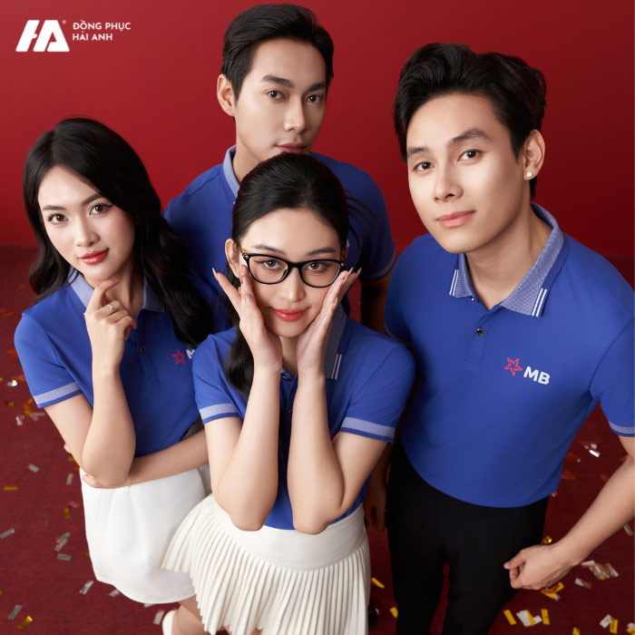 Áo thun Nhà Cái FLY88.COM Xanh Chín, Uy Tín Tặng 188k có màu xanh với sắc độ vừa phải mang lại sự trẻ trung, thanh lịch