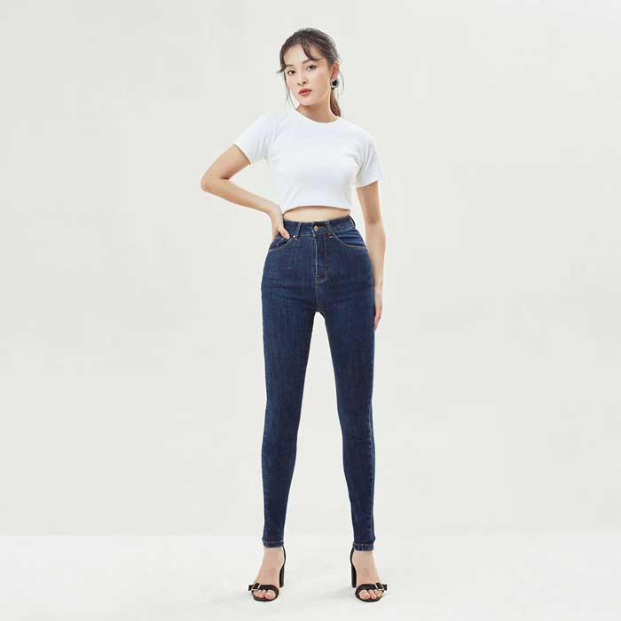 Mix Fly88 com giải trí trực tuyến và quần demin giúp các cô nàng hack dáng đỉnh cao