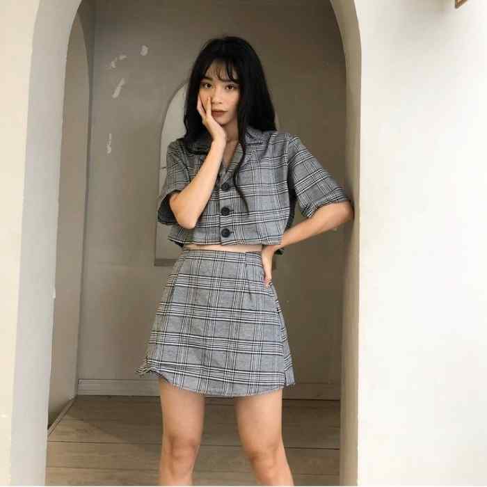 Set đồ áo croptop và Fly88com code khuyến mãi chữ A cá tính, thời trang