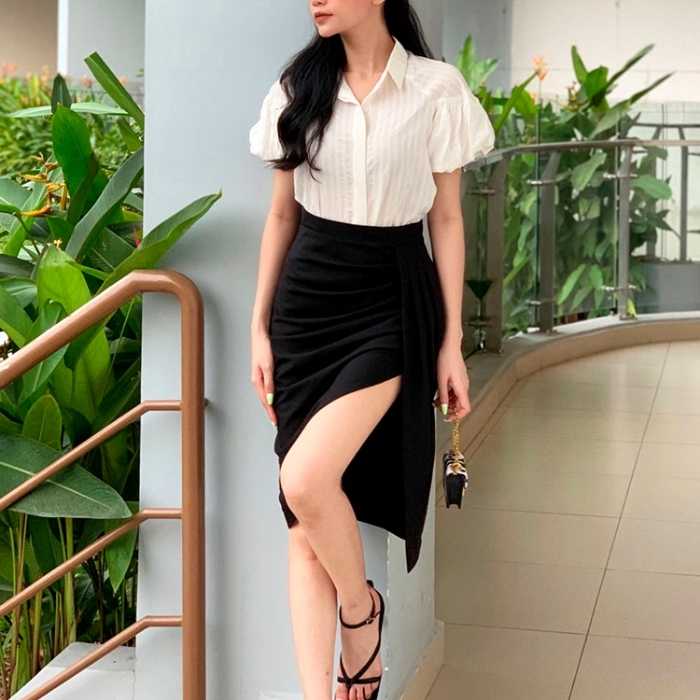 Chân váy Trang Chủ Fly88.Com Uy Tín Đẳng Cấp Số 1 Châu Á đẹp dáng xẻ tà mang vẻ đẹp gợi cảm, quyến rũ