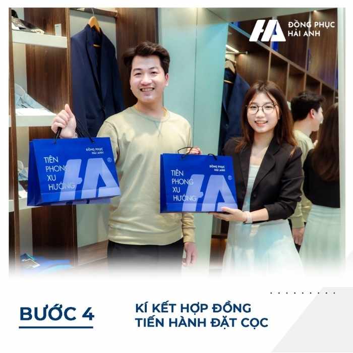 Hai bên tiến hành kí kết hợp đồng đặt Flyok.vip truy cập ngay số lượng ít
