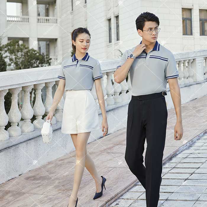 Mẫu áo có cách điệu bo dệt họa tiết ở ngang ngực tạo điểm nhấn nổi bật