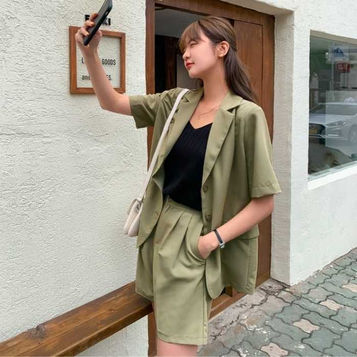 Set bộ Trang Chủ Fly88.Com Uy Tín Đẳng Cấp Số 1 Châu Á blazer tay cộc mát mẻ phù hợp diện trong ngày hè