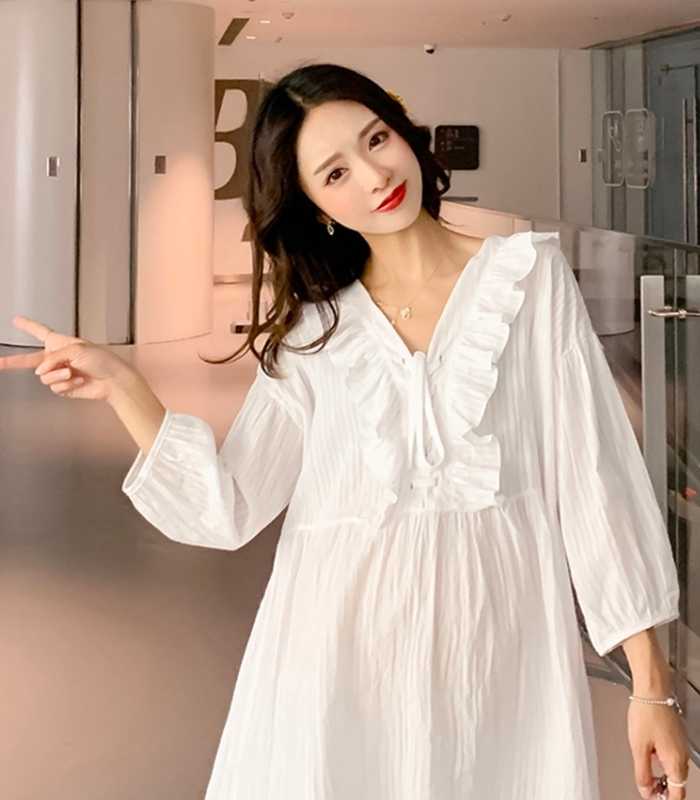 Trang phục bầu Trang Chủ Fly88.Com Uy Tín Đẳng Cấp Số 1 Châu Á thiết kế cổ V trong trẻo, tinh khôi