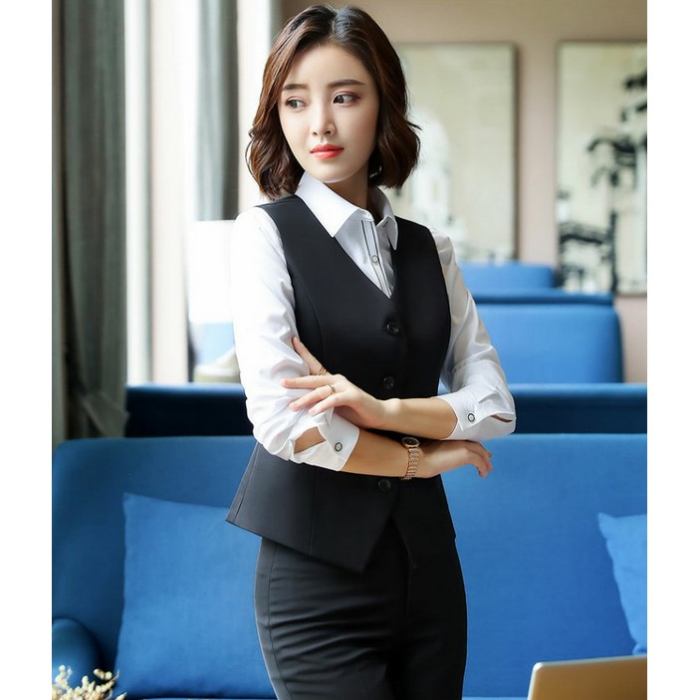 Áo gile được thiết kế và may từ chất vải dệt wool cao cấp