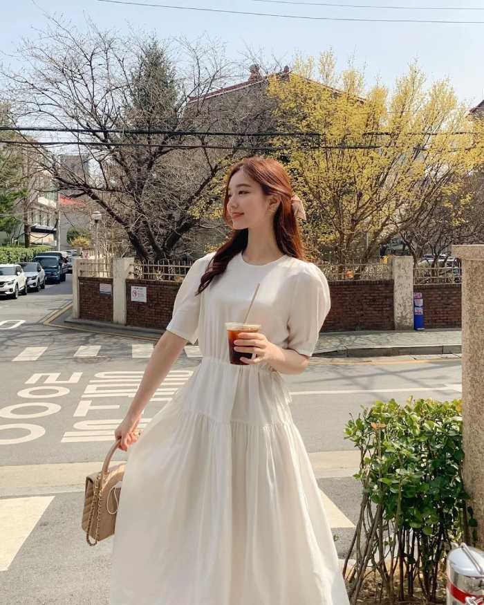 Mẫu váy trắng xòe công chúa, phù hợp với các cô nàng bánh bèo