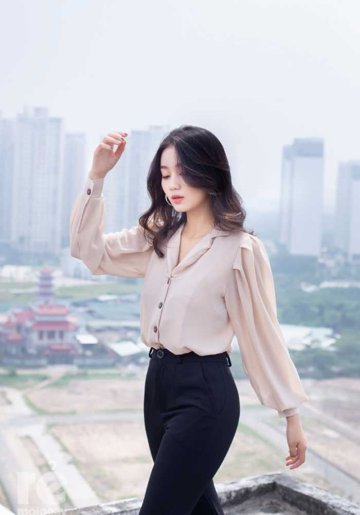 Mẫu FLY88 tặng nạp đầu 188K tay bồng xếp ly duyên dáng phối quần âu dáng baggy