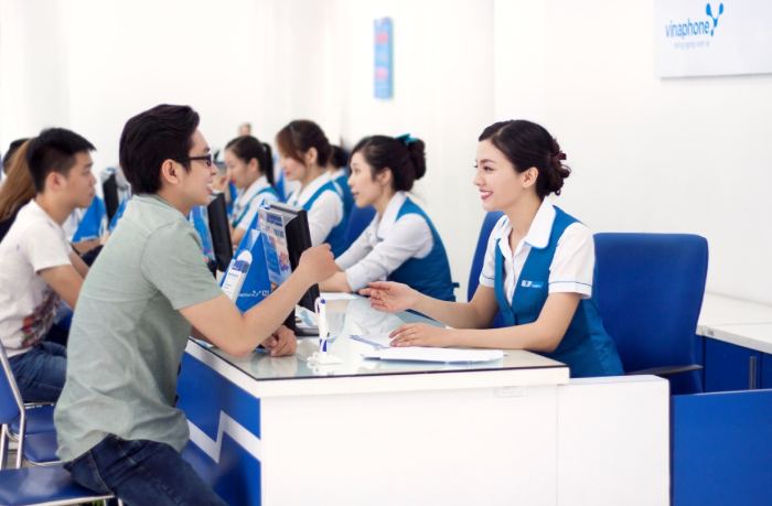 FLy88 quaytay.tv bóng đá Trang Chủ Fly88.Com Uy Tín Đẳng Cấp Số 1 Châu Á thể hiện sự chuyên nghiệp của nhân viên Vinaphone
