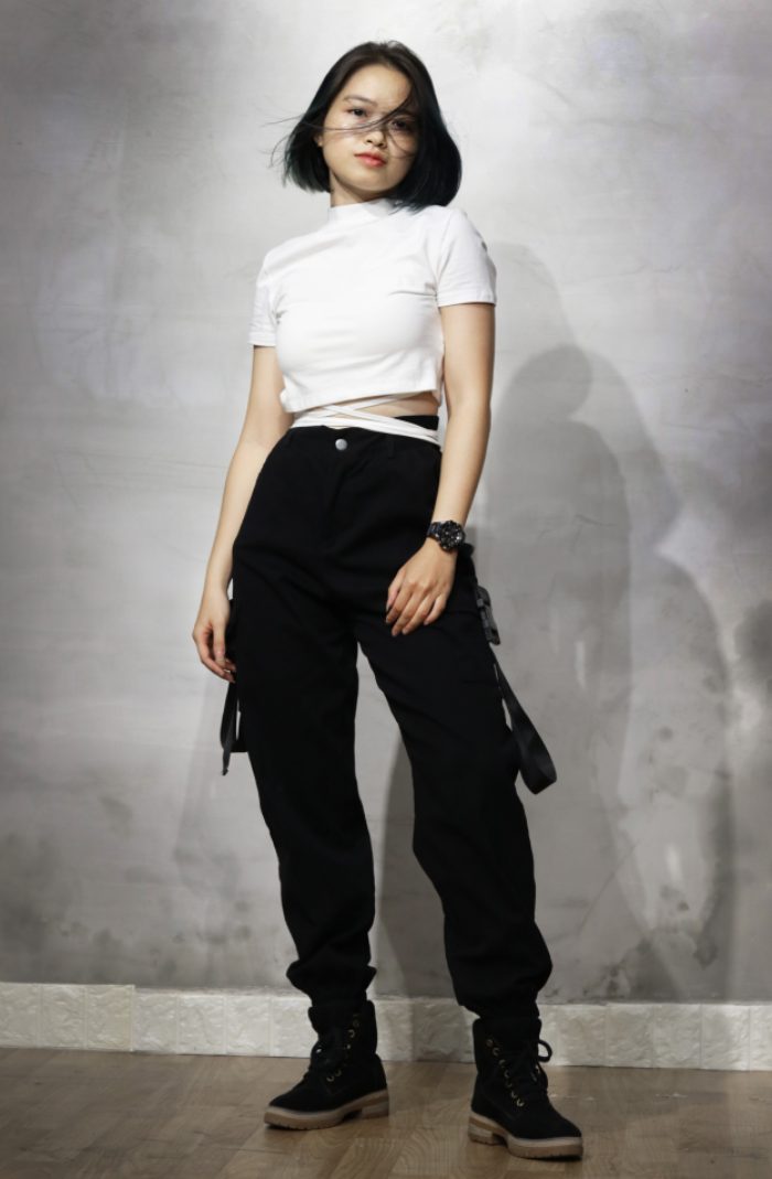 Set Flai88 nhà cái OkVip Fly88 com giải trí trực tuyến croptop và quần hộp cho những cô nàng cá tính