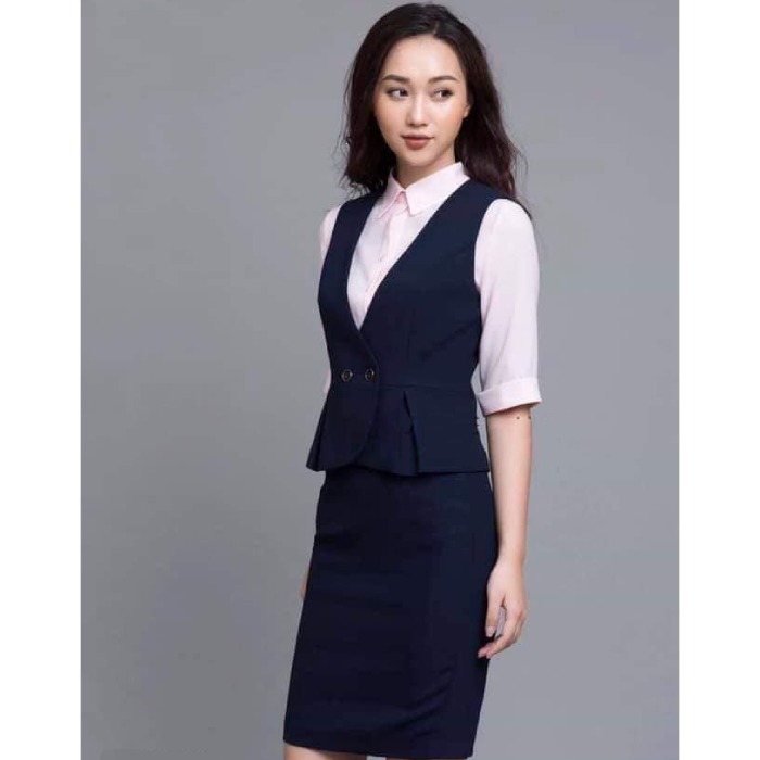 Trẻ trung trong bộ đồ Trang Chủ Fly88.Com Uy Tín Đẳng Cấp Số 1 Châu Á áo gile kết hợp cùng Fly88com code khuyến mãi bút chì