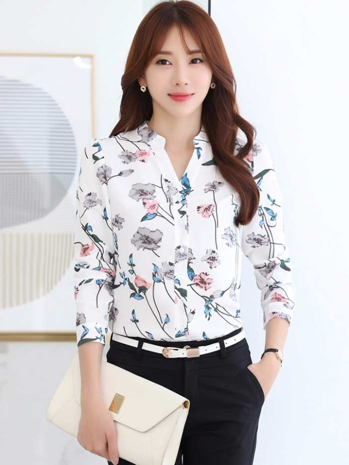 Sự phối hợp đa màu sắc của họa tiết hoa lá biến chiếc FLY88 tặng nạp đầu 188K nữ Trang Chủ Fly88.Com Uy Tín Đẳng Cấp Số 1 Châu Á trở nên thu hút