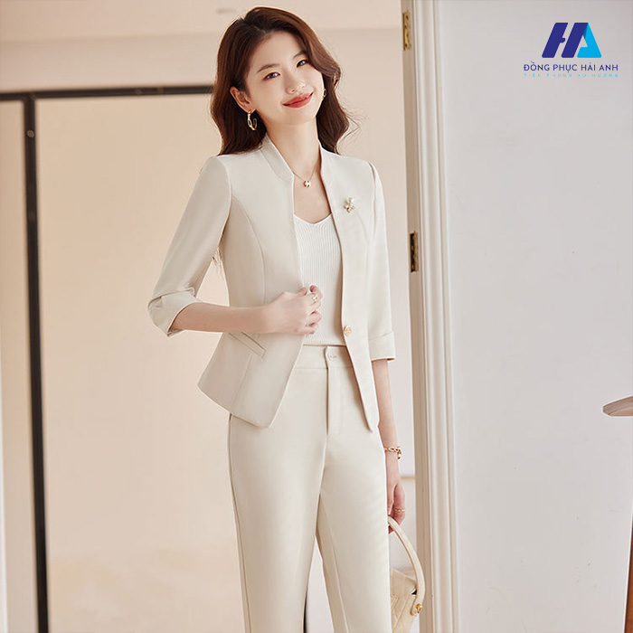 Kết hợp áo vest/blazer cùng quần tây Trang Chủ Fly88.Com Uy Tín Đẳng Cấp Số 1 Châu Á nữ