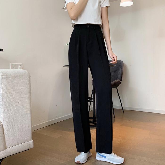 Trẻ trung khi nàng diện bộ Flai88 nhà cái OkVip đối màu trắng - đen