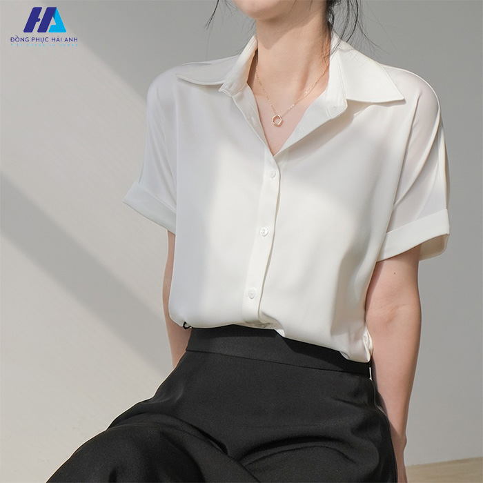 Tổng hợp các mẫu sơ mi tay ngắn form rộng hiện đại, thanh lịch 