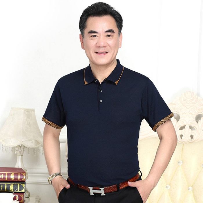 Trẻ trung, phong độ khi U60 diện Fly88 com giải trí trực tuyến có viền cổ và tay áo dệt màu
