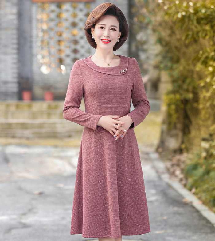 Váy đầm Trang Chủ Fly88.Com Uy Tín Đẳng Cấp Số 1 Châu Á được thiết kế từ chất dạ dệt dày dặn, thích hợp cho chị em diện khi trời se lạnh