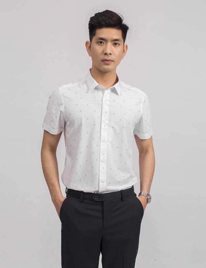 Set FLY88 tặng nạp đầu 188K ngắn tay và quần tây là outfit yêu thích mùa hè của nam giới