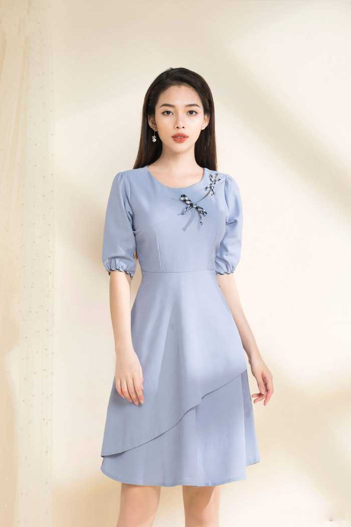 Mẫu váy Trang Chủ Fly88.Com Uy Tín Đẳng Cấp Số 1 Châu Á liền thân màu xanh cổ tròn phù hợp với các nàng có FLY888 Tỷ Lệ Kèo Hấp sáng
