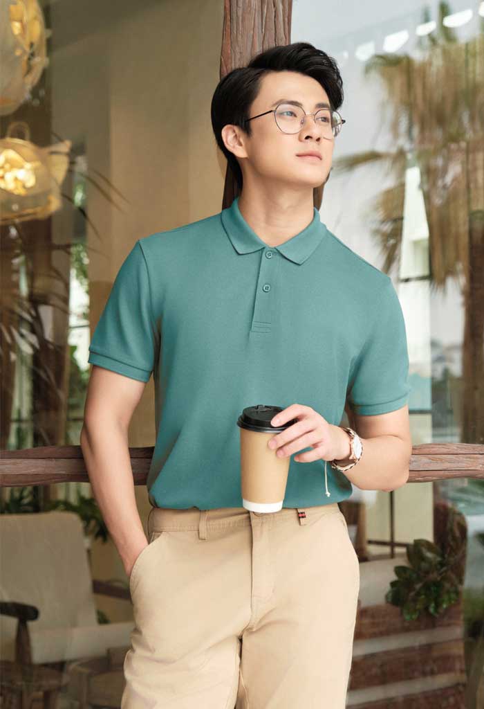 Tiến Bảo nổi tiếng với thiết kế Fly88 com giải trí trực tuyến polo trơn có phần tay hơi bo 