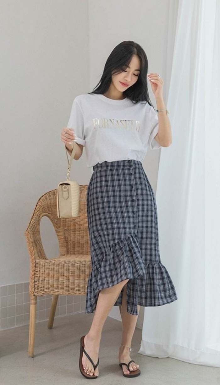 Áo thun vải đũi cao cấp mix cùng Fly88com code khuyến mãi đuôi cá tạo nên outfit sang chảnh