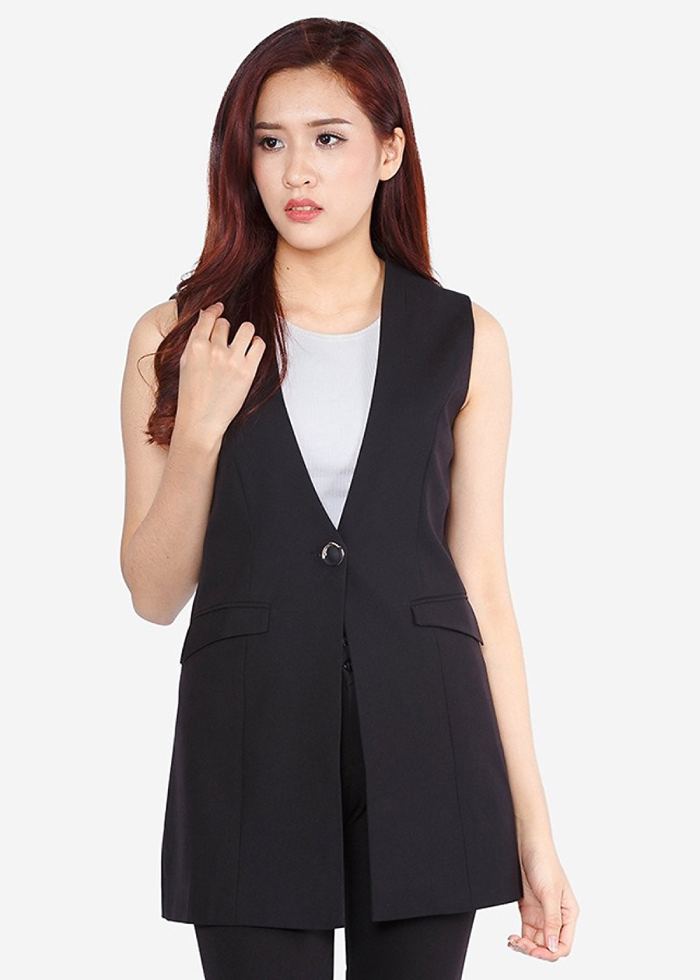 Áo vest sát nách kết hợp cùng quần tây lưng cao là set Flai88 nhà cái OkVip Trang Chủ Fly88.Com Uy Tín Đẳng Cấp Số 1 Châu Á được nhiều chị em yêu thích