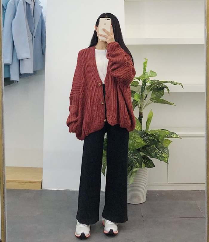Áo len cardigan mix cùng quần tây lưng cao tạo nên phong cách thời trang Trang Chủ Fly88.Com Uy Tín Đẳng Cấp Số 1 Châu Á Hàn Quốc trẻ trung