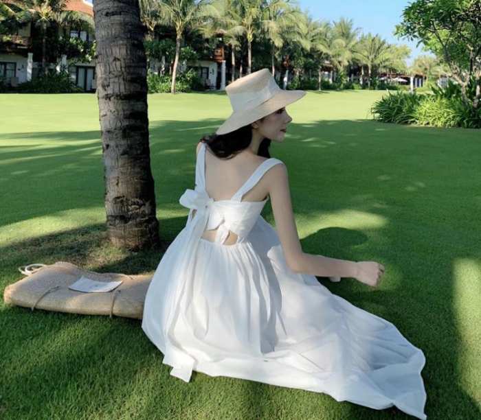 Mẫu đầm maxi thắt nơ sau đậm chất phong cách tiểu thư