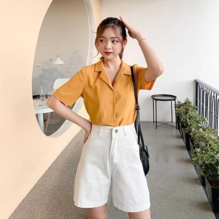 Áo sơ mi ngắn tay cổ vest mix quần short trẻ trung