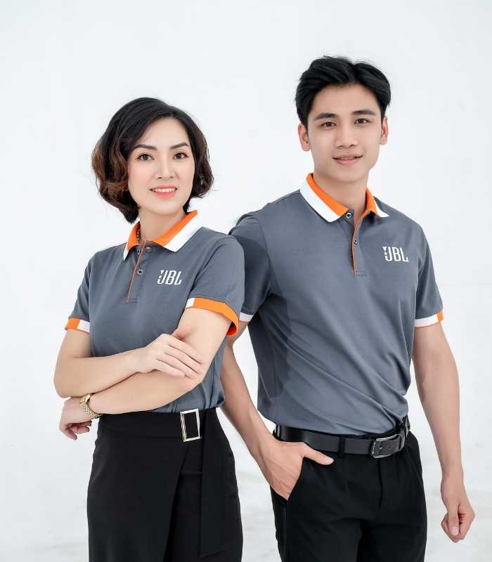 Trang phục Fly88 com giải trí trực tuyến cổ bẻ phối màu xám nhã nhặn, chỉn chu
