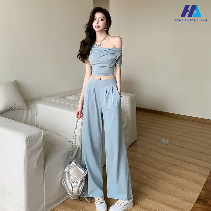 Những mẹo phối áo croptop cùng quần ống rộng 