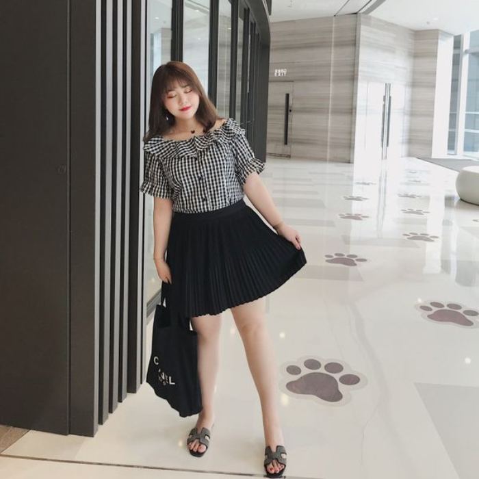Diện Fly88com code khuyến mãi xếp ly giúp nàng che đi phần đùi to hiệu quả