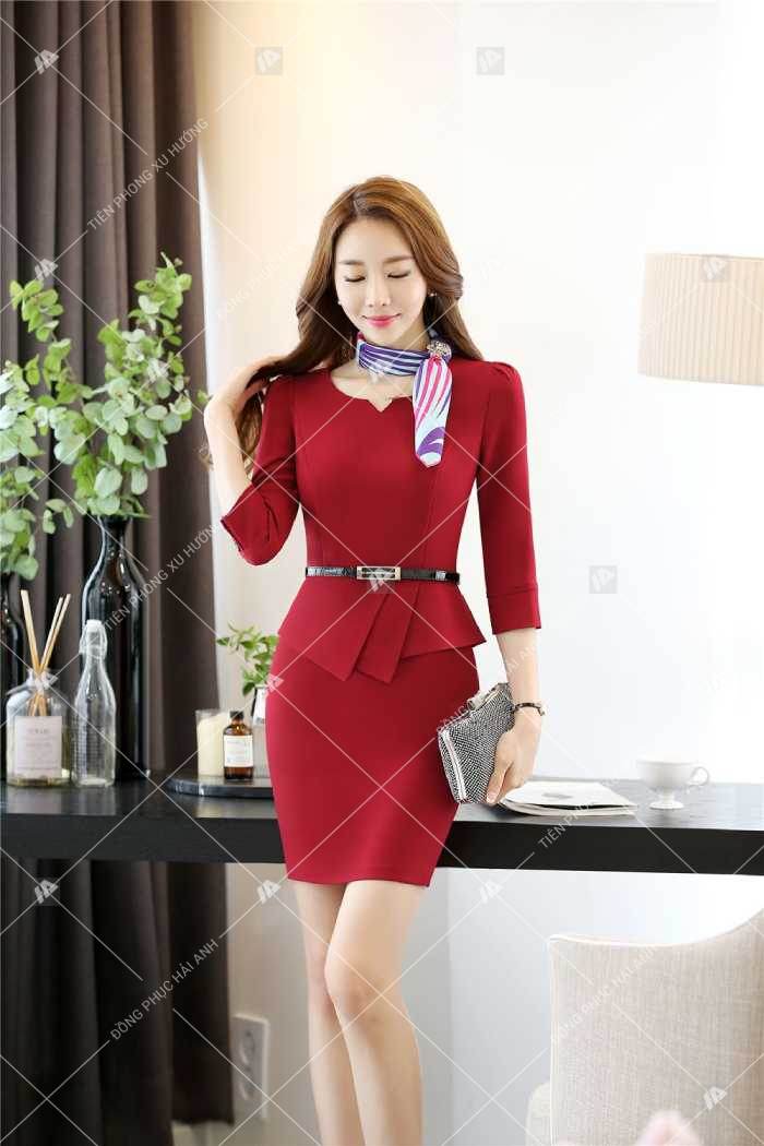 Bộ váy đầm Trang Chủ Fly88.Com Uy Tín Đẳng Cấp Số 1 Châu Á màu đỏ quý cô sang trọng