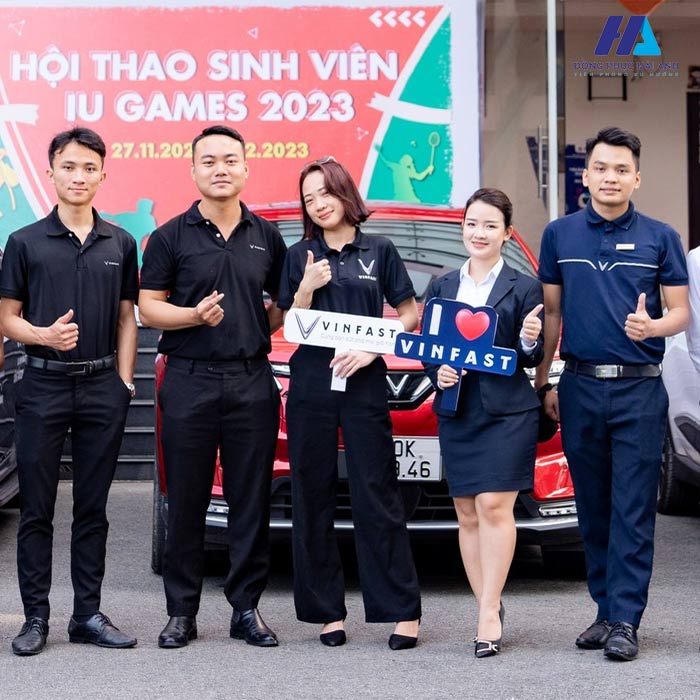 Sự đa dạng về màu sắc trong thiết kế Nhà Cái FLY88.COM Xanh Chín, Uy Tín Tặng 188k nhân viên Vinfast 