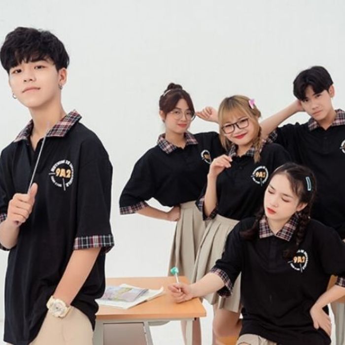 Mẫu áo lớp màu đen ngầu đét
