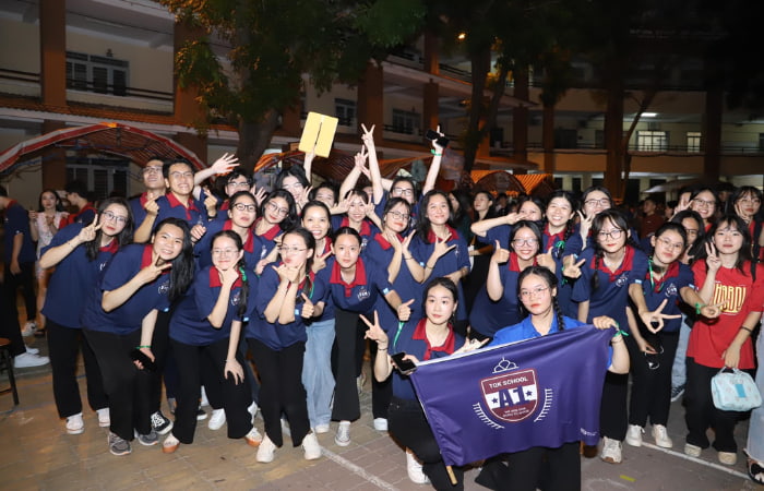 Áo lớp Nhà Cái FLY88.COM Xanh Chín, Uy Tín Tặng 188k Trần Quang Khải