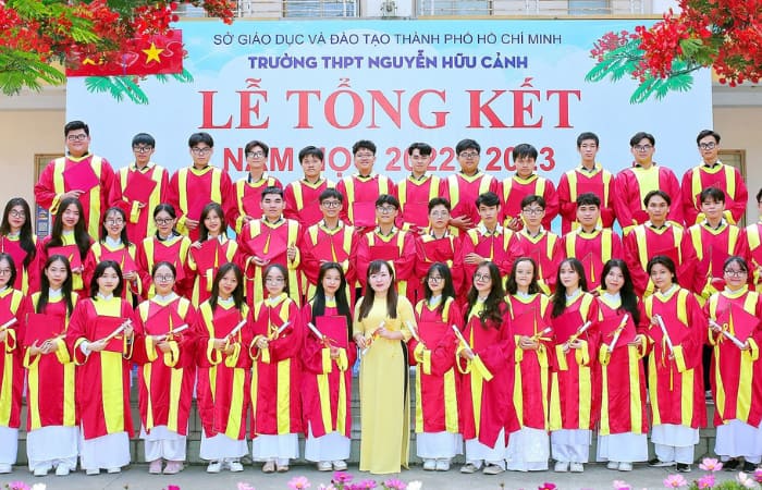 Áo tốt nghiệp Nhà Cái FLY88.COM Xanh Chín, Uy Tín Tặng 188k Nguyễn Hữu Cảnh