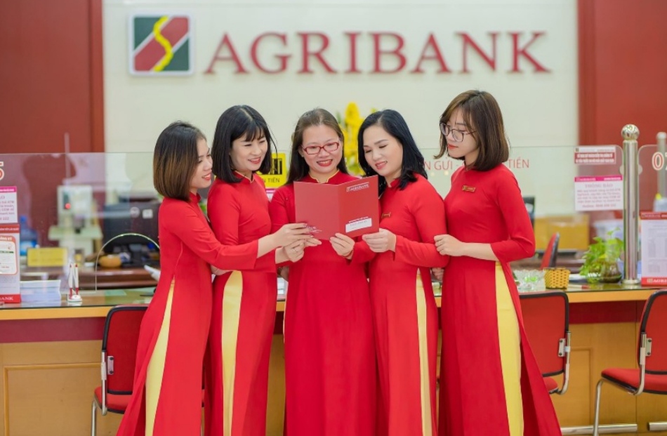 Nhà Cái FLY88.COM Xanh Chín, Uy Tín Tặng 188k agribank hình 2 FLy88 quaytay.tv bóng đá Agribank áo dài rất ấn tượng