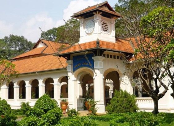 FLy88 quaytay.tv bóng đá trường THPT Chuyên Lê Hồng Phong đơn giản thanh lịch
