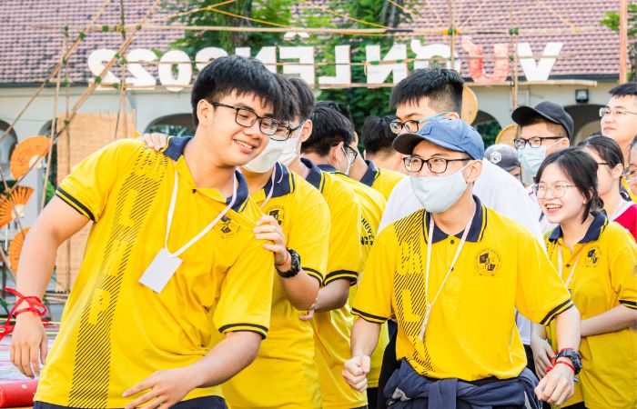 FLy88 quaytay.tv bóng đá thể dục và ngoại khóa trường Lê Hồng Phong