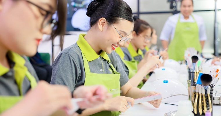 Nhà Cái FLY88.COM Xanh Chín, Uy Tín Tặng 188k tiệm nail