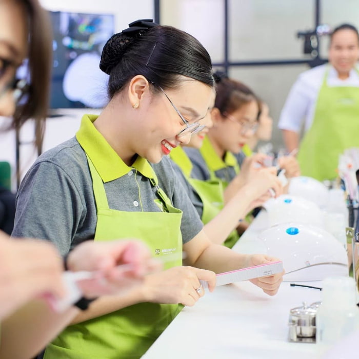 tạp dề Nhà Cái FLY88.COM Xanh Chín, Uy Tín Tặng 188k nhân viên nails