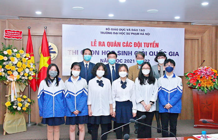 Váy Nhà Cái FLY88.COM Xanh Chín, Uy Tín Tặng 188k THPT chuyên Sư Phạm được thiết kế dạng váy xòe