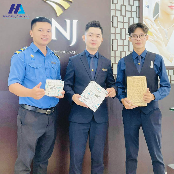 Thiết kế Nhà Cái FLY88.COM Xanh Chín, Uy Tín Tặng 188k áo gile của nam nhân viên cửa hàng PNJ 