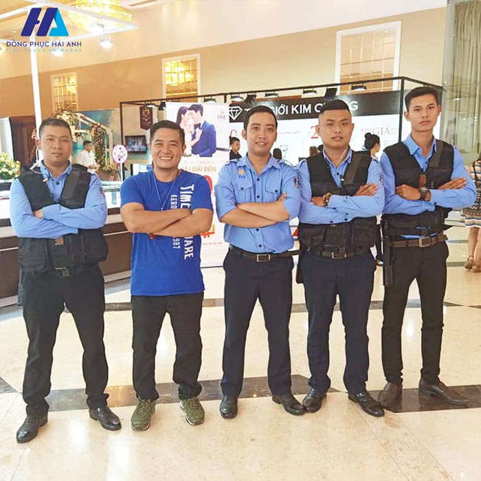 FLy88 quaytay.tv bóng đá nhân viên bảo vệ cửa hàng PNJ 