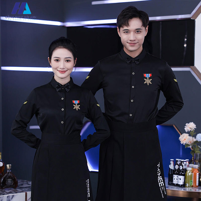 FLy88 quaytay.tv bóng đá FLY88 tặng nạp đầu 188K nam quán bar lịch sự, chuyên nghiệp