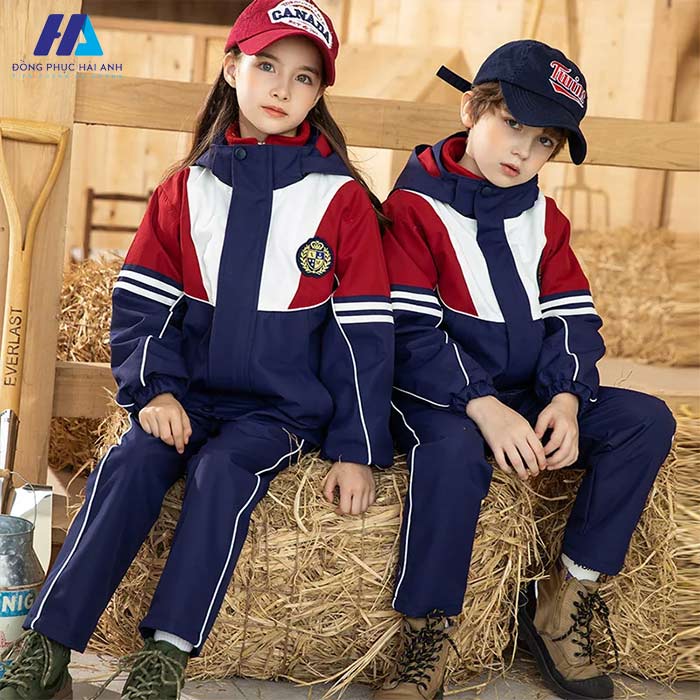 Mẫu áo khoác gió Nhà Cái FLY88.COM Xanh Chín, Uy Tín Tặng 188k dành cho học sinh vào lớp 1