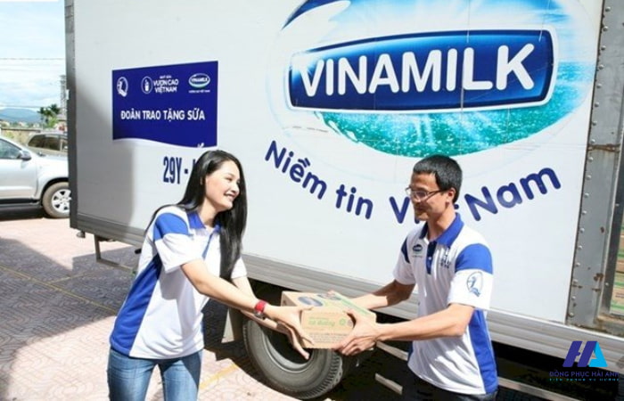 FLy88 quaytay.tv bóng đá nhân viên giao hàng Vinamilk
