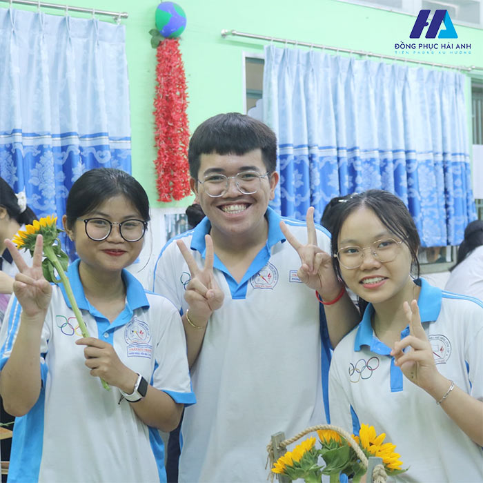 Mẫu Nhà Cái FLY88.COM Xanh Chín, Uy Tín Tặng 188k trường THPT Trần Hữu Trang tạo sự đồng nhất của các bạn học sinh